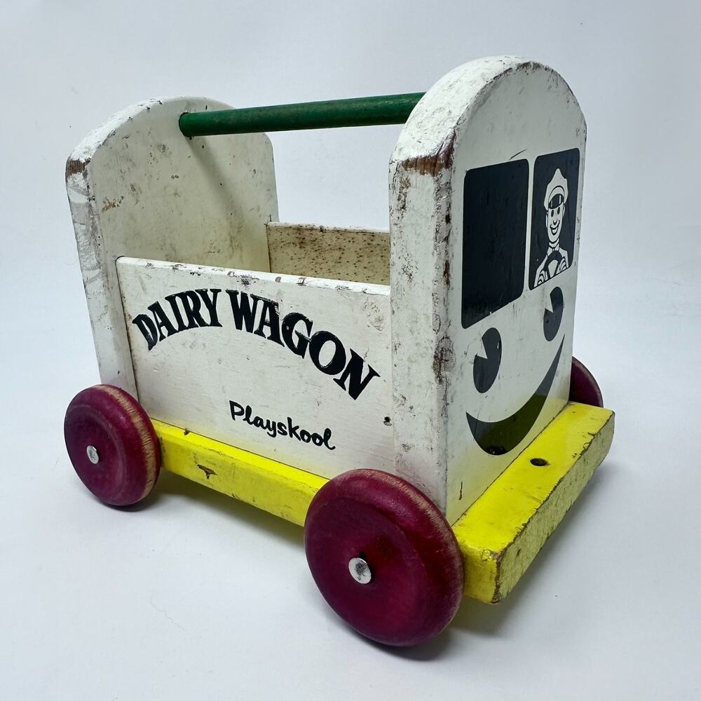 VINTAGE PLAYSKOOL DAIRY WOOD MILK WAGON PULL TOY